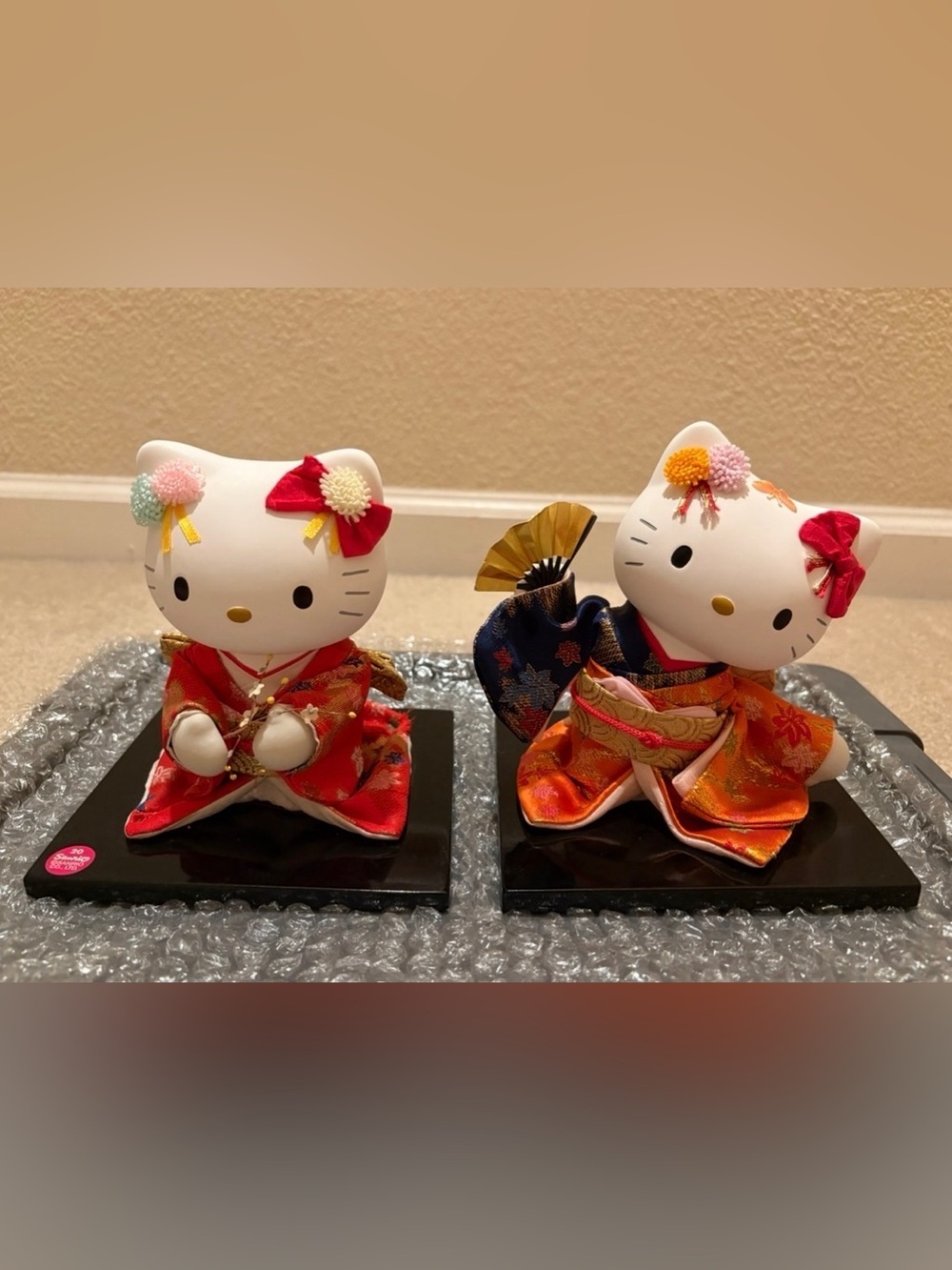 Sanrio Hello Kitty Kimono Ceramic Figurine Set of 2 w/ Display Bases